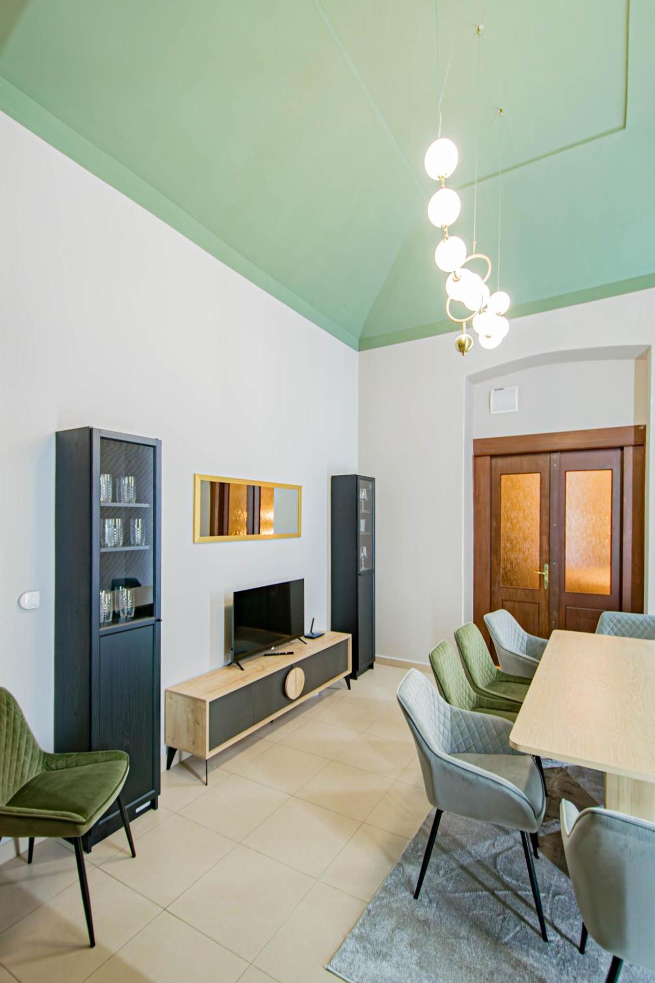 Magnificent With Sauna And Billiards Appartamento *