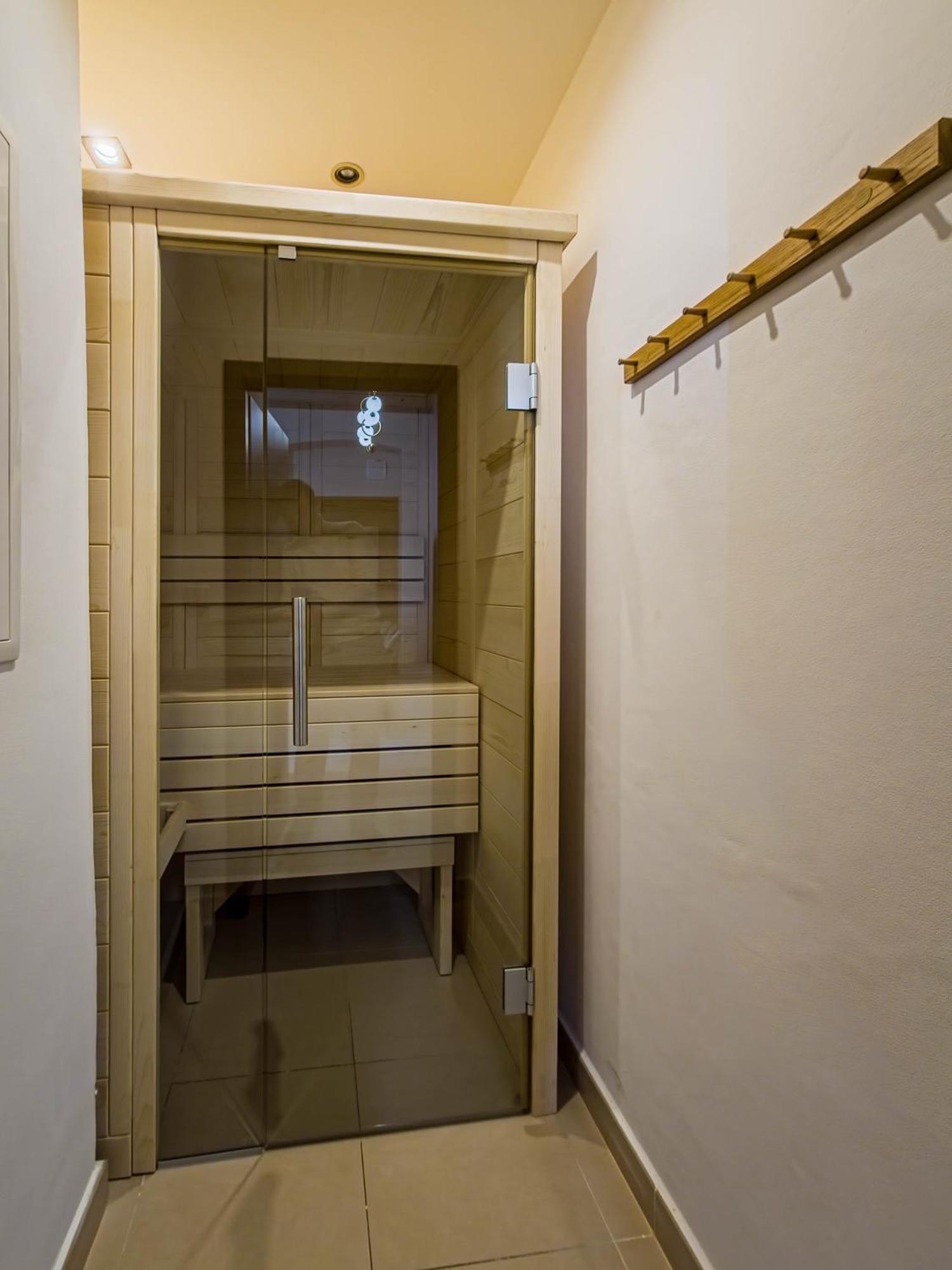 Magnificent With Sauna And Billiards Apartment Prag